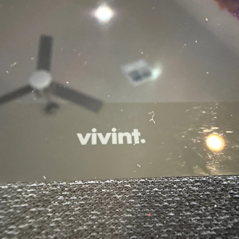 Vivint Smart Hub Security Panel VS-SH2000-000 Touchscreen Untested For Parts